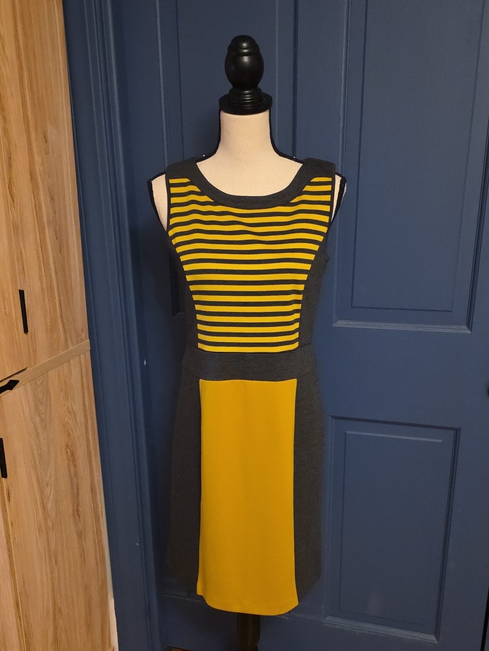 NWOT Spense Yellow and Gray Striped Panel Knit Midi Dress Soft & Stretchy Sz 6